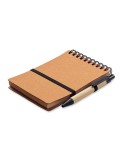 Cahier recyclé personnalisé et stylo à bille NOTIE Matières : papier recyclé Couleurs : marron cadeau entreprise pas cher
