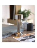 Lampe de table rechargeable  HIERLUZ Matières : métal Couleurs : argenté mat impression haute définition