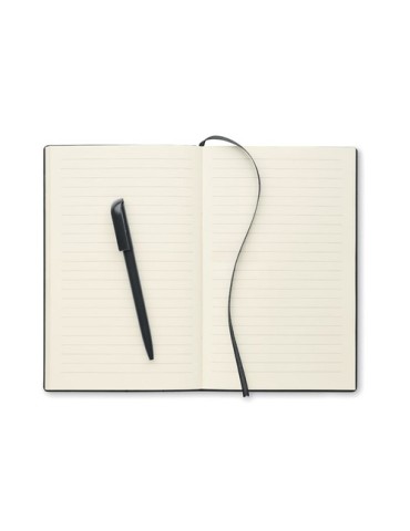 Cahier A5 personnalisé en PU avec stylo NOTA Matières : papier recyclé Couleurs : noir cadeau collaborateur premium