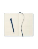 Cahier A5 personnalisé en PU avec stylo NOTA Matières : papier recyclé Couleurs : bleu marine personnalisation rapide en France
