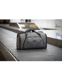 Sac de voyage publicitaire personnalisé Voyager Brandcharger Matières : polyester Couleurs : gris personnalisable avec votre log