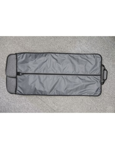 Sac de voyage publicitaire personnalisé Voyager Brandcharger Matières : polyester Couleurs : gris accessoire événementiel unique