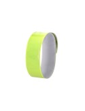 Bracelet personnalisé en cuir avec gravure Llorik Matières : PVC Couleurs : jaune marquage laser ultra précis