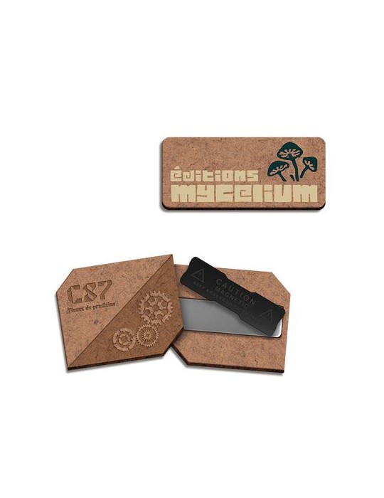 Badge MDF ép. 3 mm avec aimant entre 20 cm2 et 40 cm2 maxi publicitaire