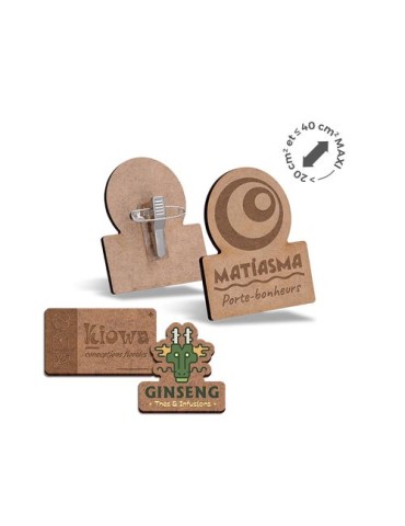 Badge publicitaire en MDF 3mm avec pince-épingle, dimensions entre 20 cm² et 40 cm², modèle BADGE.