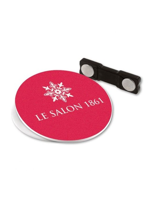 Badge plastique (PMMA) ép.2 mm avec pince-épingle et maxi 20 cm2 publicitaire