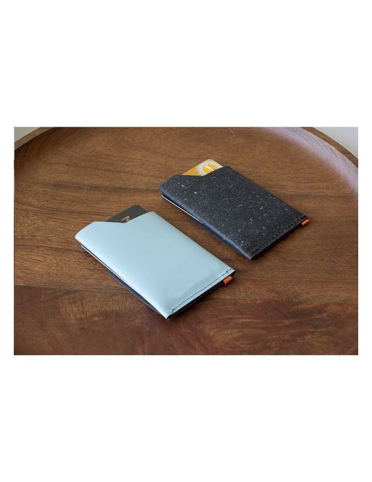 Recycled Leather Cardholder porte-cartes