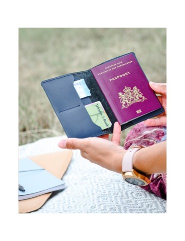 Recycled Leather Passport Holder étui à passeport 2
