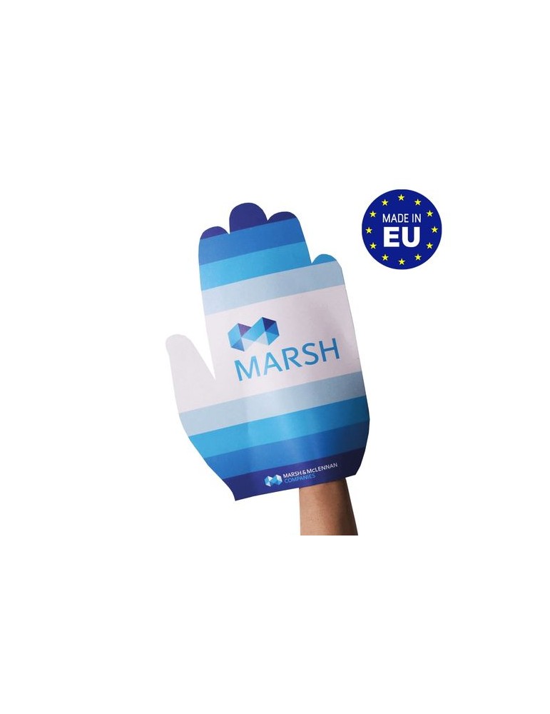 Main géante en carton