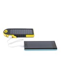 Power bank solaire en ABS et gomme Arin Matières : caoutchouc Couleurs : rouge cadeau client original