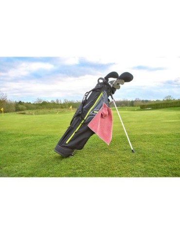 Serviette de golf en rPET Idris Matières : PET recyclé Couleurs : noir goodies publicitaire durable