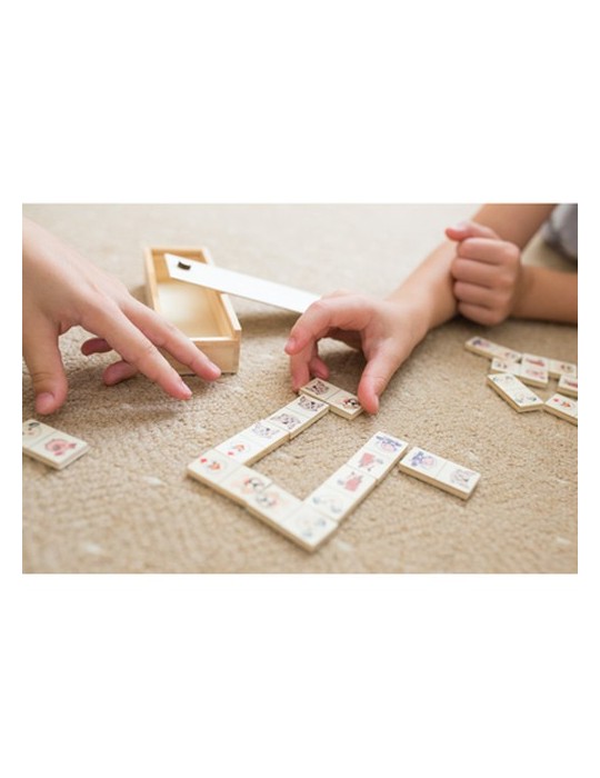 Jeu de dominos dans | Tiernan