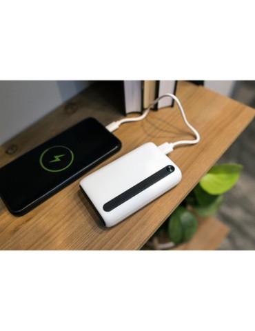 Power Bank 10000 mAh | Dashonte Matières : caoutchouc Couleurs : rouge 2