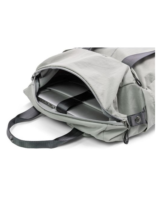BrandCharger Hauler draagrugtas Couleurs : gris clair Matières : nylon recyclé goodies entreprise design