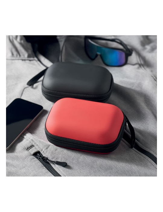 CARETWO Trousse de premiers secours Couleurs : rouge accessoire événementiel unique