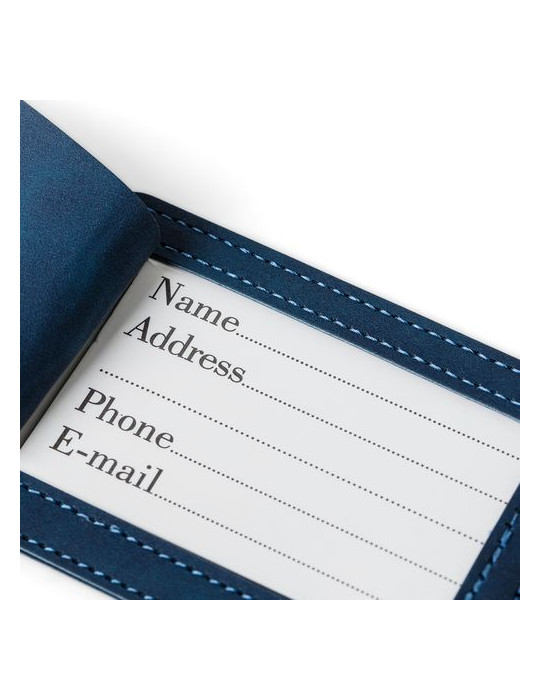 Porte-passeport et étiquette de bagage en PU recyclé Zani Couleurs : noir Matières : PU recyclé cadeau client original