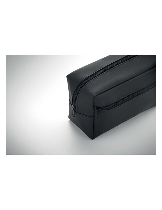 DOPPKIT Trousse de toilette 600D RPET Couleurs : noir cadeau entreprise pas cher