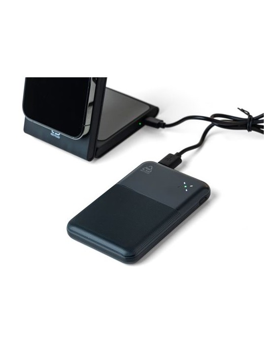 Power bank en ABS recyclé Tavi Matières : ABS recyclé Couleurs : noir marquage laser ultra précis