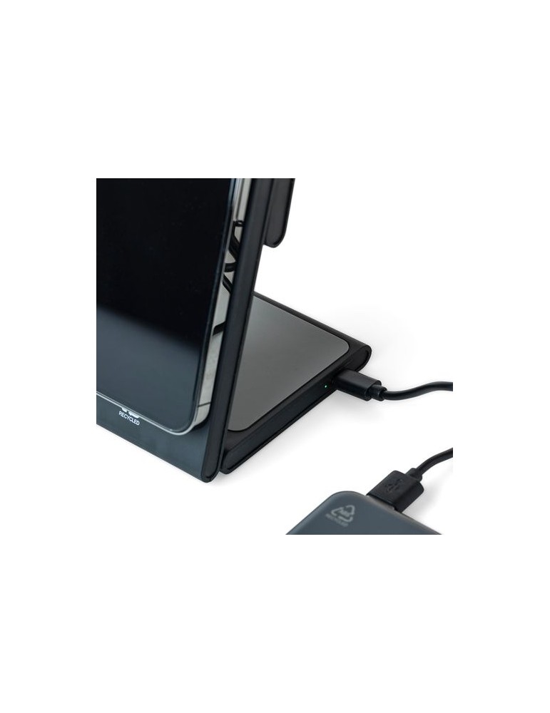 Power bank magnétique sans fil 3 en 1 en ABS recyclé Valerio Matières : ABS recyclé Couleurs : noir goodies entreprise design