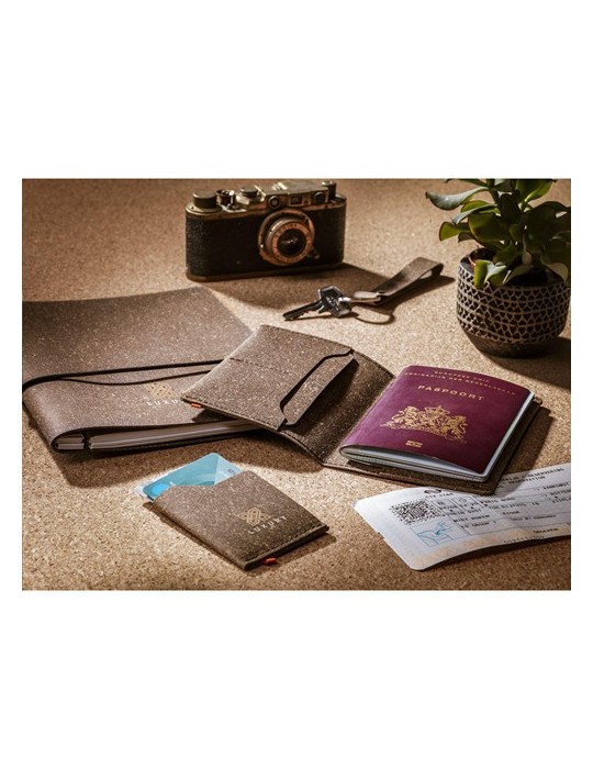 Recycled Leather Passport Holder étui à passeport