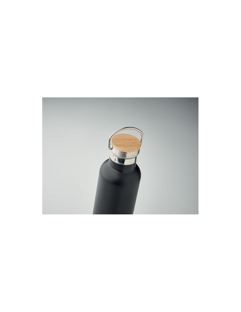 Bouteille Isotherme Personnalisée de 750ml Idéale comme cadeau pas cher Helsinki