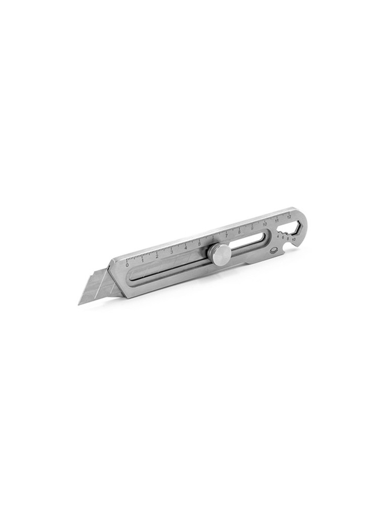 Cutter, règle, décapsuleur, clé à vis | Muireann