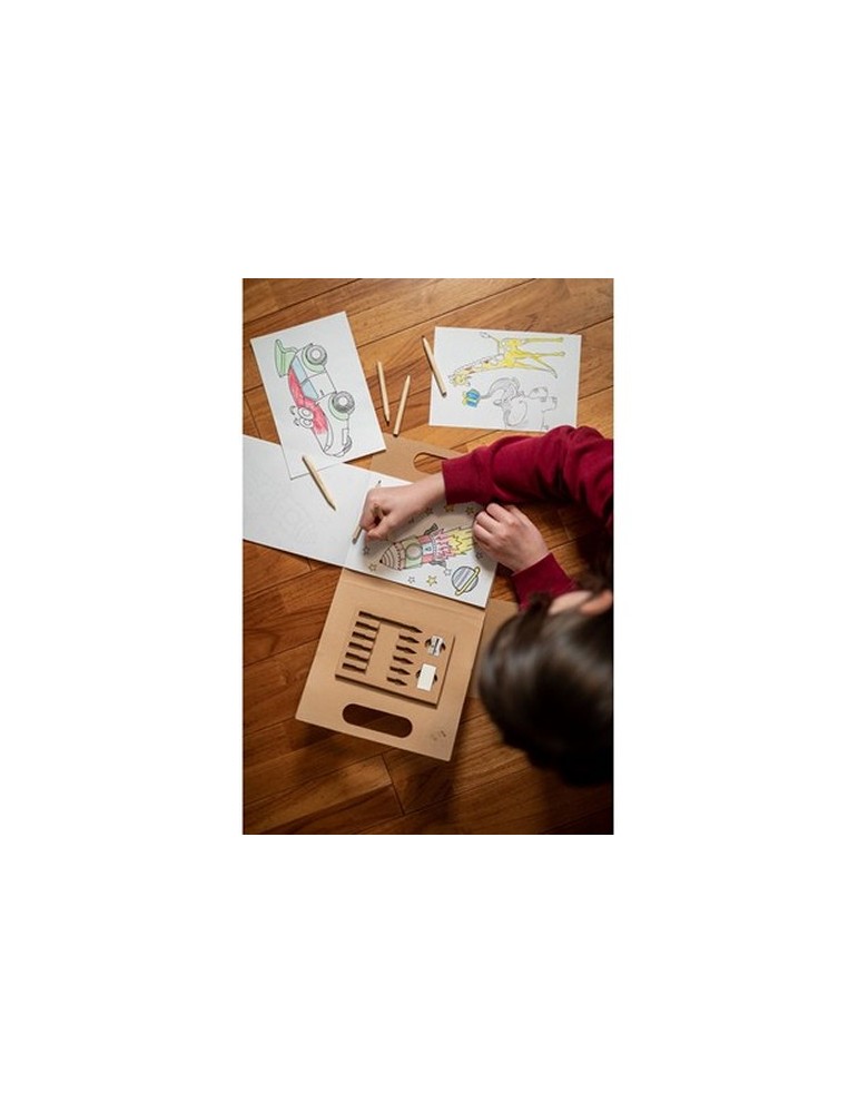 Set à dessin, crayons de couleur, taille-crayon, gomme | Legend