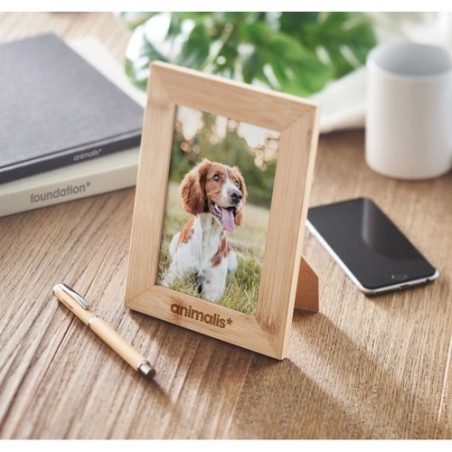 Cadre photo personnalisé en bambou  GAZO Matières : bambou Couleurs : bois marquage laser ultra précis