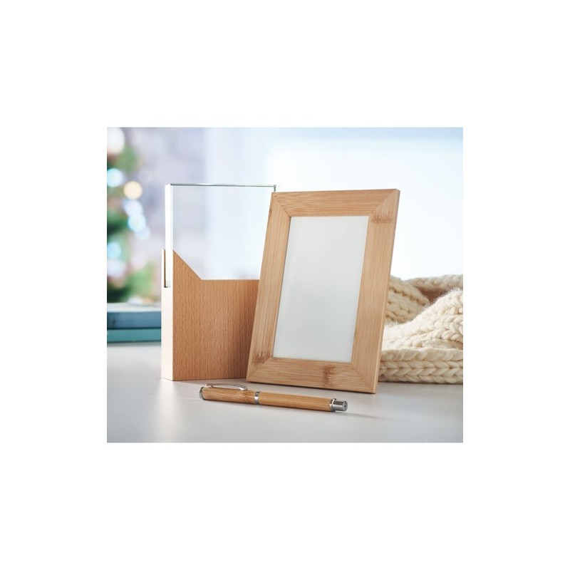 Cadre photo personnalisé en bambou  GAZO Matières : bambou Couleurs : bois livraison express 24h 48h