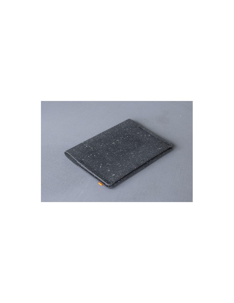 Recycled Leather Passport Holder étui à passeport