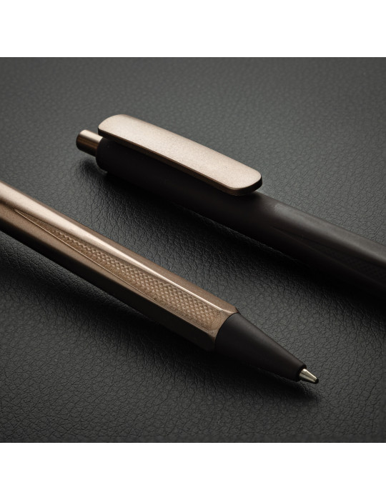 Stylo Edge trois faces finition gomme RCS personnalisable
