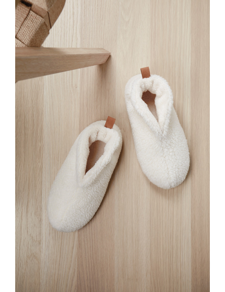 Chaussons Vinga Santos fausse fourrure recyclée RCS publicitaire