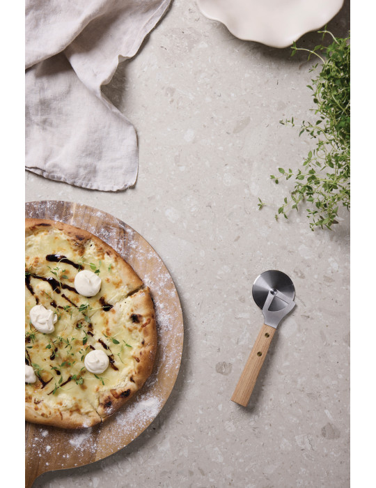Roulette à pizza Vinga Paso manche frêne FSC personnalisable