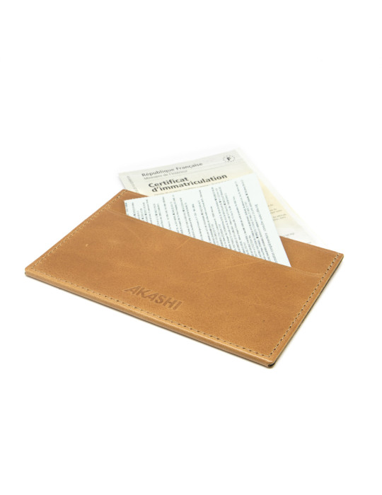 Porte-carte grise en cuir marron clair avec embossage
