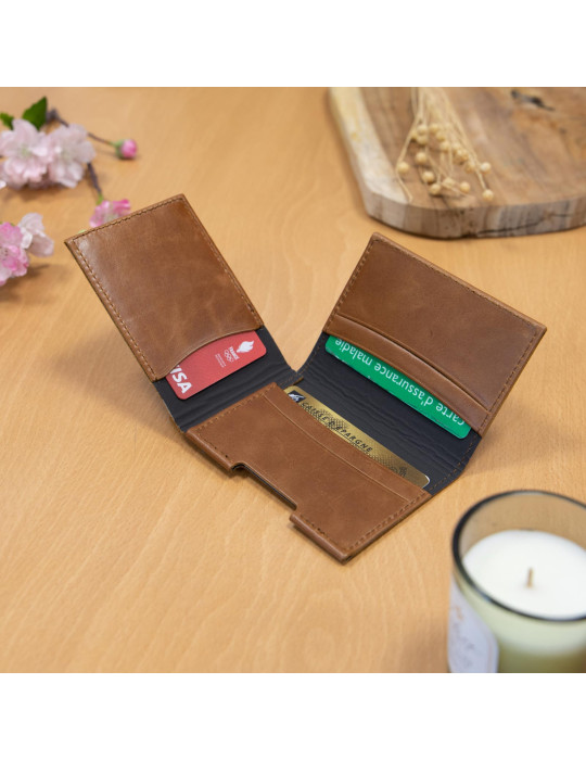 Porte-cartes cuir marron foncé à volet personnalisé