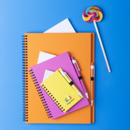Cahier Pratique Éco-responsable Personnalisé pas cher - Tecnar Matières : carton recyclé Couleurs : rouge marquage couleur éclat
