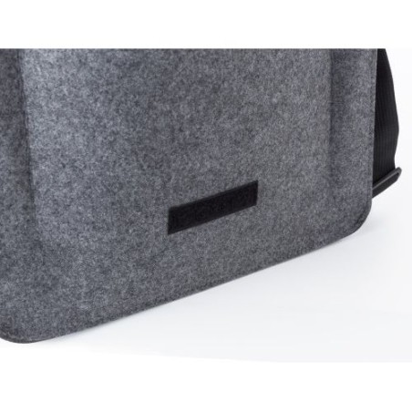 Sacoche  en feutre rPET pour ordinateur Layla Matières : PET recyclé Couleurs : gris cadeau collaborateur premium