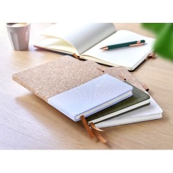 Carnet A5 Éco-responsable en Liège et Coton - Trevor Matières : liège Couleurs : lilas goodies personnalisé en stock