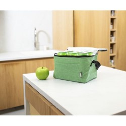 Sac isotherme  en polyester rPET personnalisé Isabella Matières : polyester Couleurs : vert personnalisation rapide en France