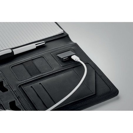 Conférencier A5 personnalisé avec powerbank  POWERNOTY Couleurs : noir goodies publicitaire événementiel
