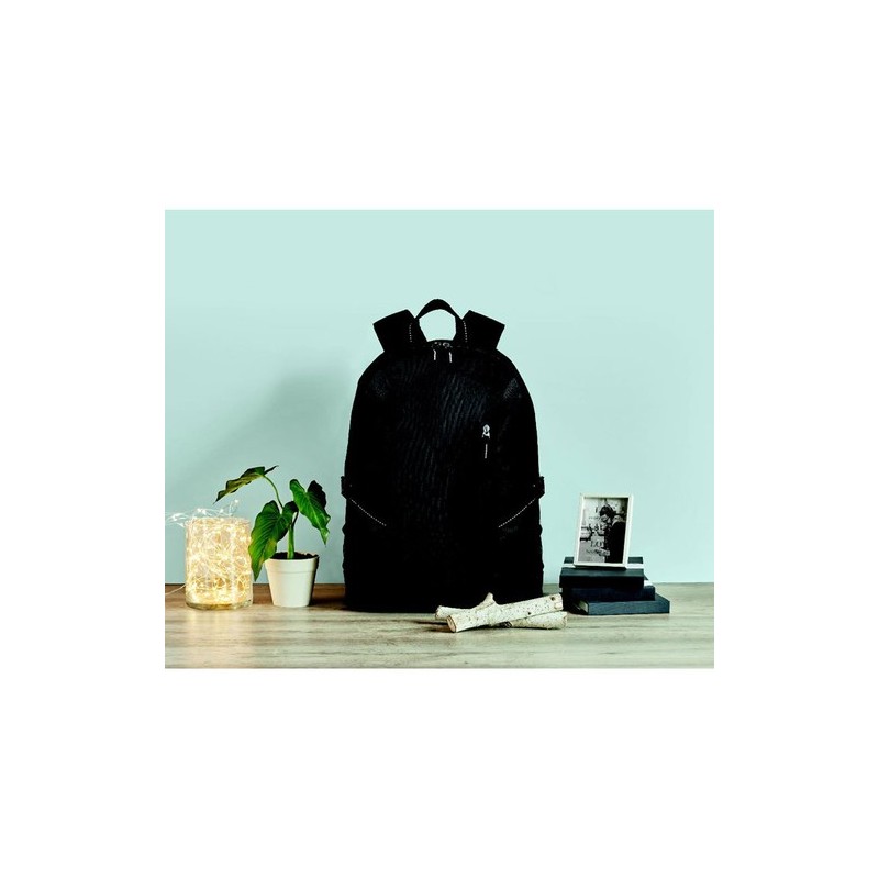 Sac à dos pratique et personnalisable en polyester TECNOTREK Matières : PET Couleurs : noir marquage laser ultra précis