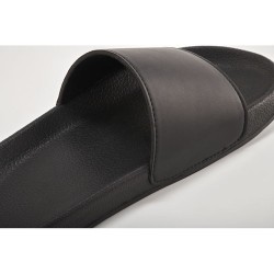 Claquettes antidérapantes personnalisées 46/47 pas cher KOLAM Matières : EVA Couleurs : noir accessoire événementiel unique