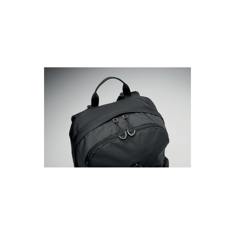 Sac à dos de randonnée personnalisé 18L  BAGGA Matières : PET Couleurs : noir personnalisation rapide en France
