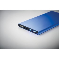 Powerbank  8000 mAh personnalisé POWERFLAT8C Matières : aluminium recyclé  Couleurs : bleu royal cadeau client original