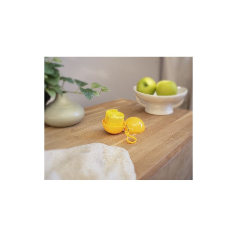 Etui boule pratique contenant un poncho personnalisé Pippa Matières : plastique Couleurs : orange marquage laser ultra précis