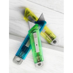 Cutter translucide en plastique élégant et précis - Griffin Matières : métal Couleurs : naturel objet promotionnel éco-responsab